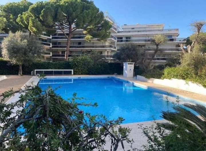 Juan Les Pins Tanit Studio Climatise Vue Sur Mer Piscine Antibes Zewnętrze zdjęcie