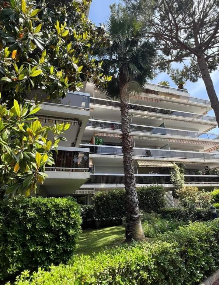 Juan Les Pins Tanit Studio Climatise Vue Sur Mer Piscine Antibes Zewnętrze zdjęcie
