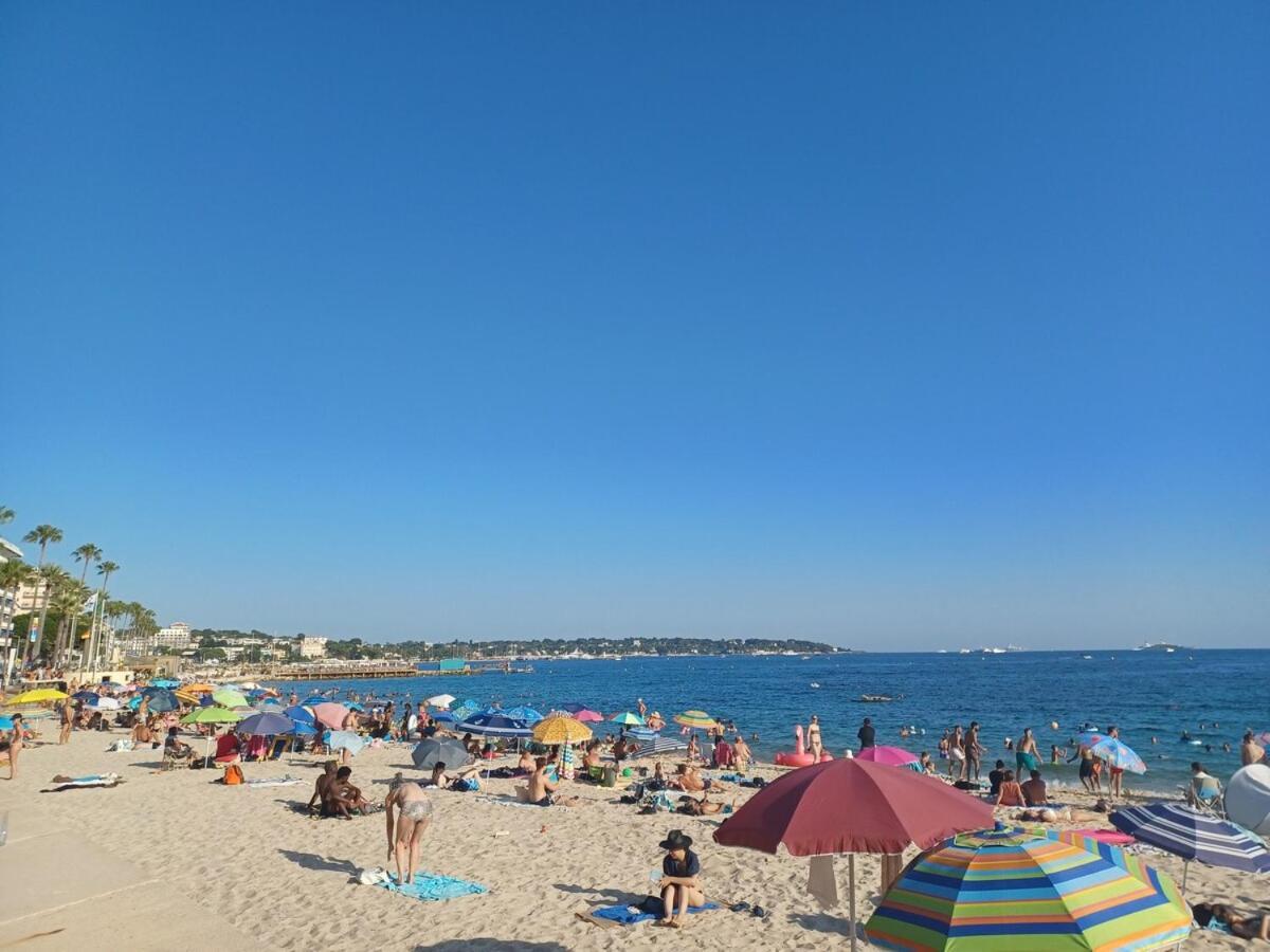 Juan Les Pins Tanit Studio Climatise Vue Sur Mer Piscine Antibes Zewnętrze zdjęcie